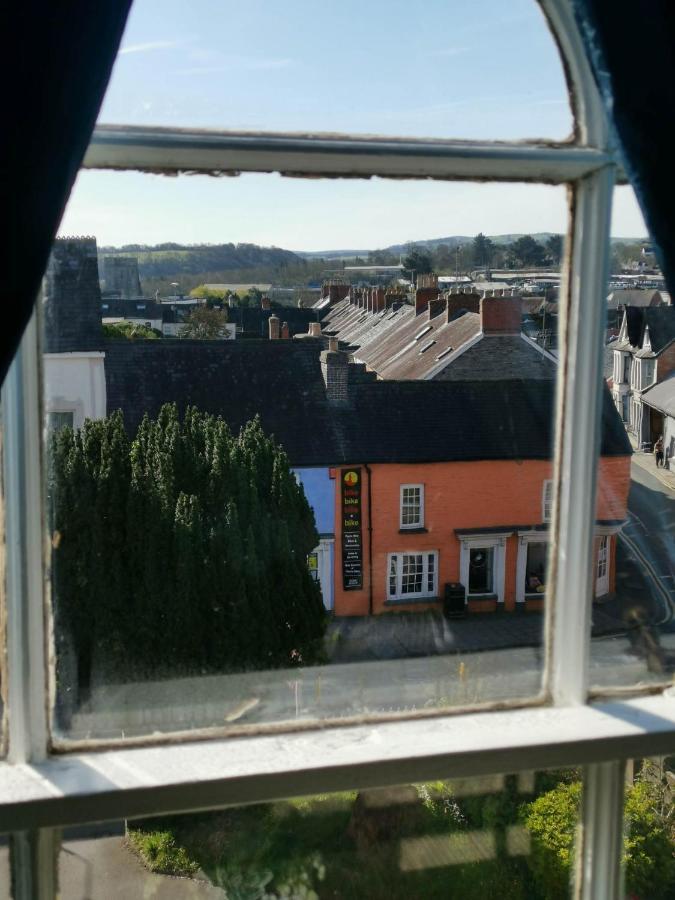 Llety Teifi Guest House Cardigan Exterior photo